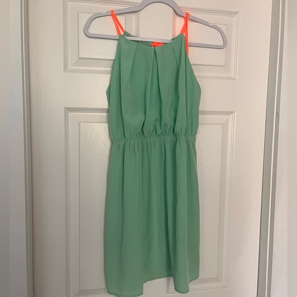 Light and comfortable summer dress with cute detail